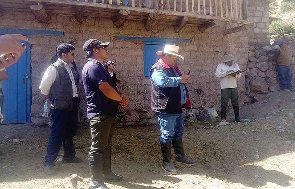 Comuneros se quedan sin agua e incomunicados por deslizamiento de cerro (FOTOS)