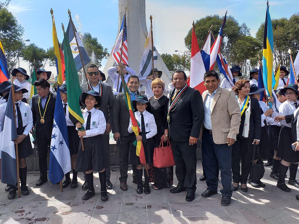 Conmemoran Día de las Américas en plaza de Cerro Colorado