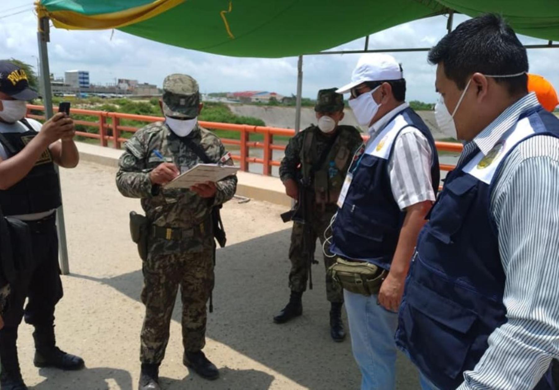 La PNP y el Ejército supervisarán los puntos de control fronterizo en localidades limítrofes como Pocitos, Lomas Saavedra, La Palma, Lechugal y Matapalo, en Tumbes.