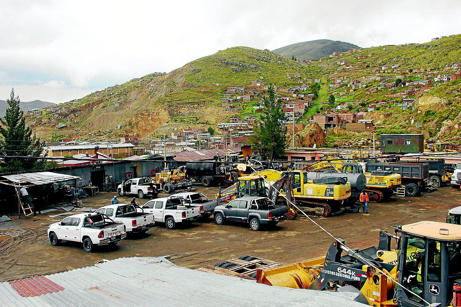 Exconsejero usó camioneta del GORE para juerga y la dejo inoperativa