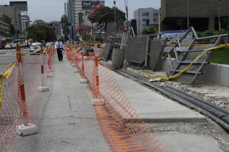 Retiraron escalera de la estación Canaval y Moreyra