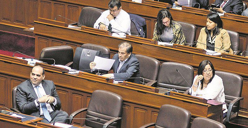 Juristas discrepan sobre posibilidad de disolver el Congreso