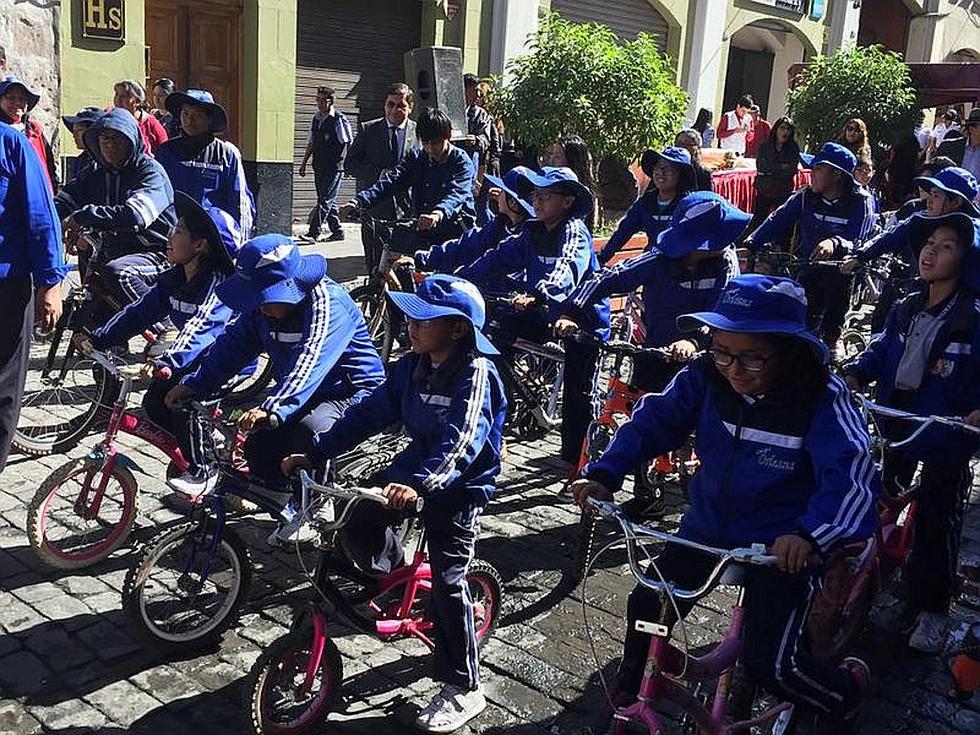 ​Comerciantes protestan contra la implementación de ciclovía en Arequipa (FOTOS)