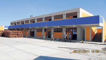 Entregan nuevas aulas en colegio Miguel Grau