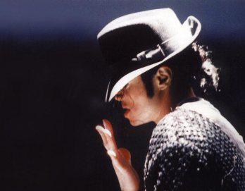 Sombrero de Michael Jackson fue subastado en 23,800 dólares
