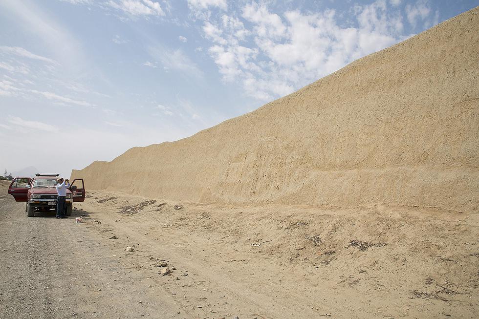 Inescrupulosos realizan pintas en muro de Chan Chan