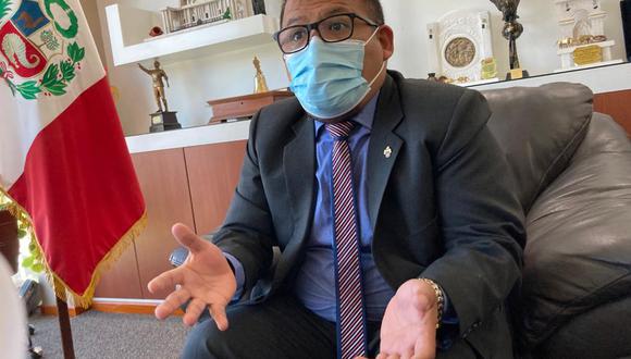 Alcalde Omar Candia plantea contratar más intensivistas debido a incremento de contagios