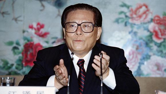 El presidente de China, Jiang Zemin, da una conferencia de prensa en Beijing antes de partir para una visita oficial a Rusia y Ucrania el 2 de septiembre de 1994. (Foto por Manuel Balce CENETA / AFP)