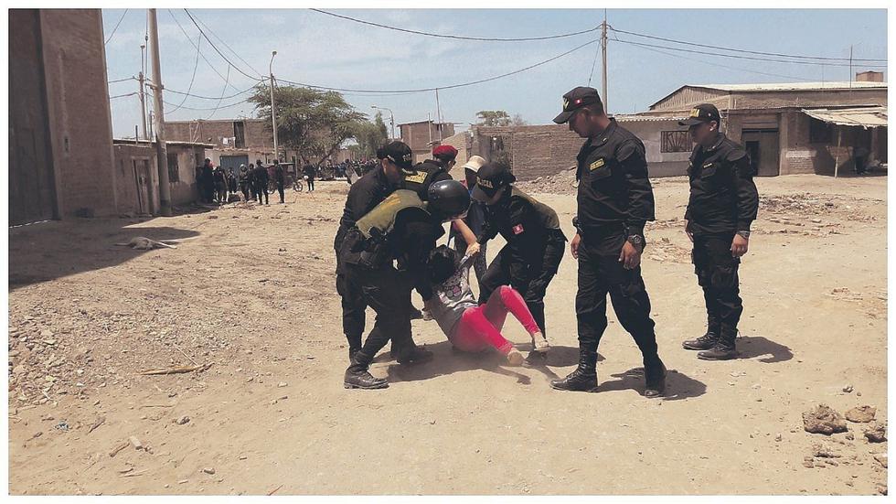 Desalojan a más de 400 familias en José Leonardo Ortiz (FOTOS)