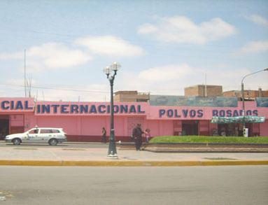 Centro comercial Polvos Rosados en riesgo