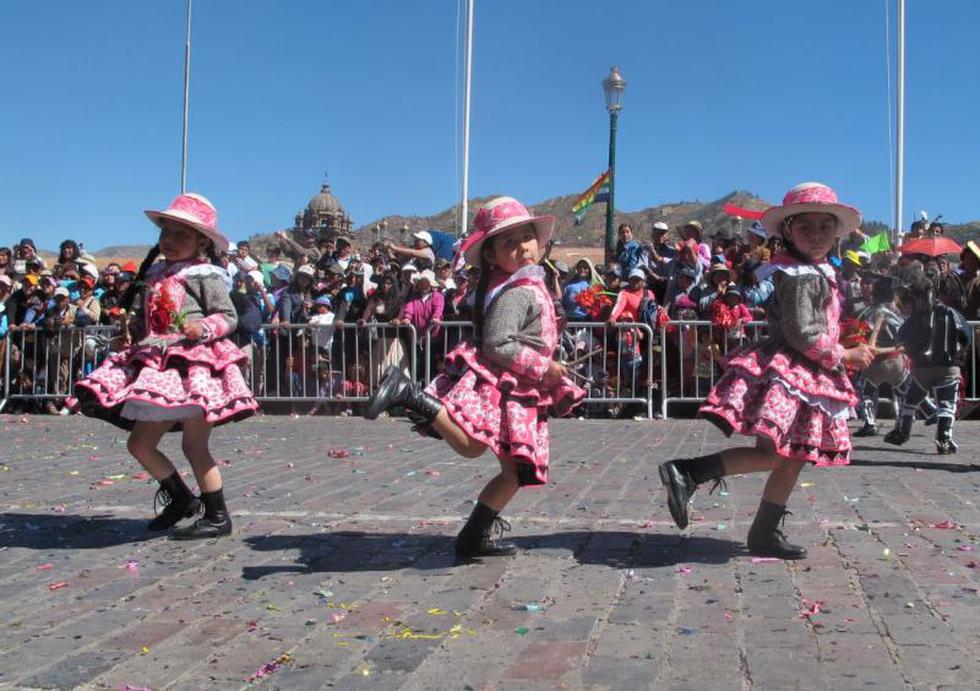Comenzaron las fiestas de Cusco: Niños desfilaron con trajes típicos