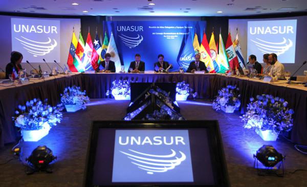 Aplazan hasta octubre la VIII Cumbre de Unasur