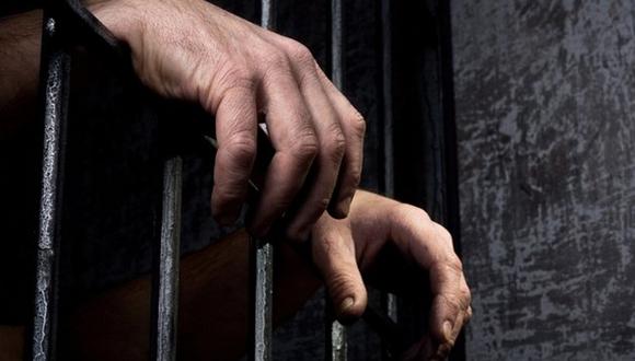 Más de 400 años de prisión para hombre por violar y embarazar a su hijastra 