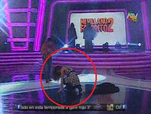 Lisset Lanao regresa a Combate y se cae en vivo (VIDEO)