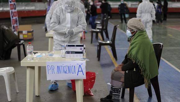 Médicos solicitan al Gobierno de Bolivia  declarar una “cuarentena rígida” en el país. (Foto: Jorge BERNAL / AFP)
