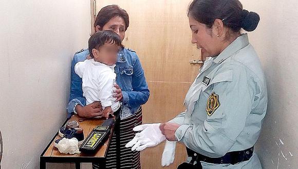 Mujer con bebé en brazos trata de ingresar droga a penal de Cusco (FOTOS)