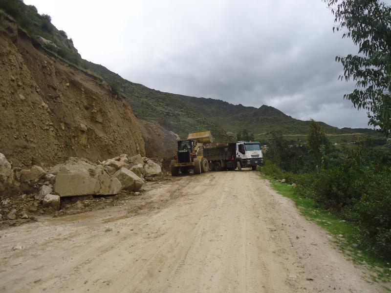 Denuncian obra mal hecha en carretera Yanahuanca - Cerro de Pasco 