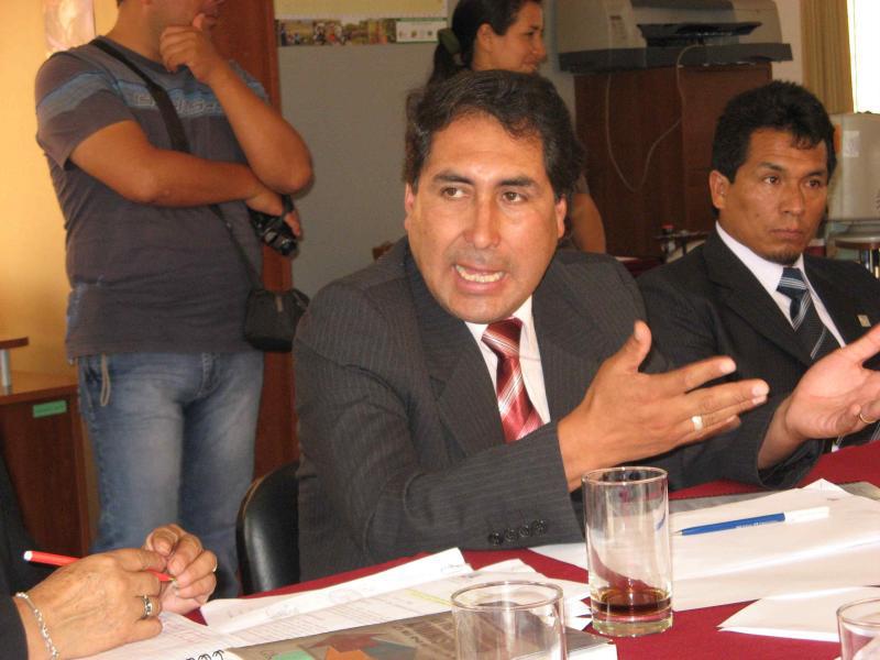 Sigue bronca entre consejeros