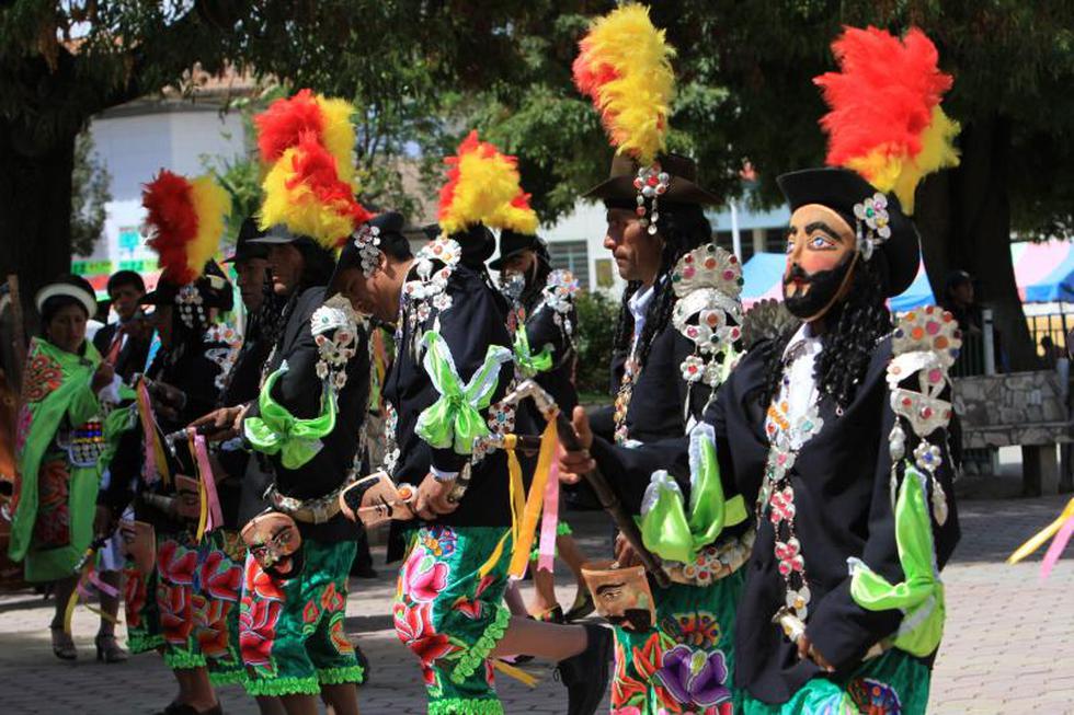 Celebran fiesta de cruces con chonguinada en barrio La Libertad (FOTOS)
