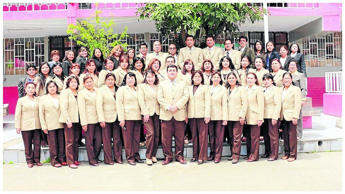 Rosa de América realiza actividades por 70 años de trabajo