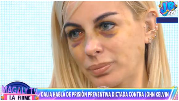 Dalia Durán se presentó en el programa de Magaly Medina para hablar de la prisión preventiva contra John Kelvin. (Foto: Captura ATV)