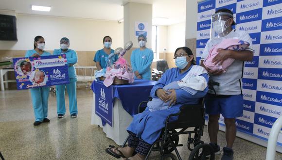 Bebés mellizos prematuros que nacieron durante la pandemia fueron dados de alta (Foto: EsSalud).