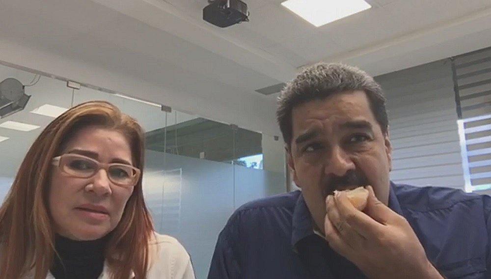 Nicolás Maduro recibe ola de insultos en su primera transmisión en Facebook Live (VIDEO)