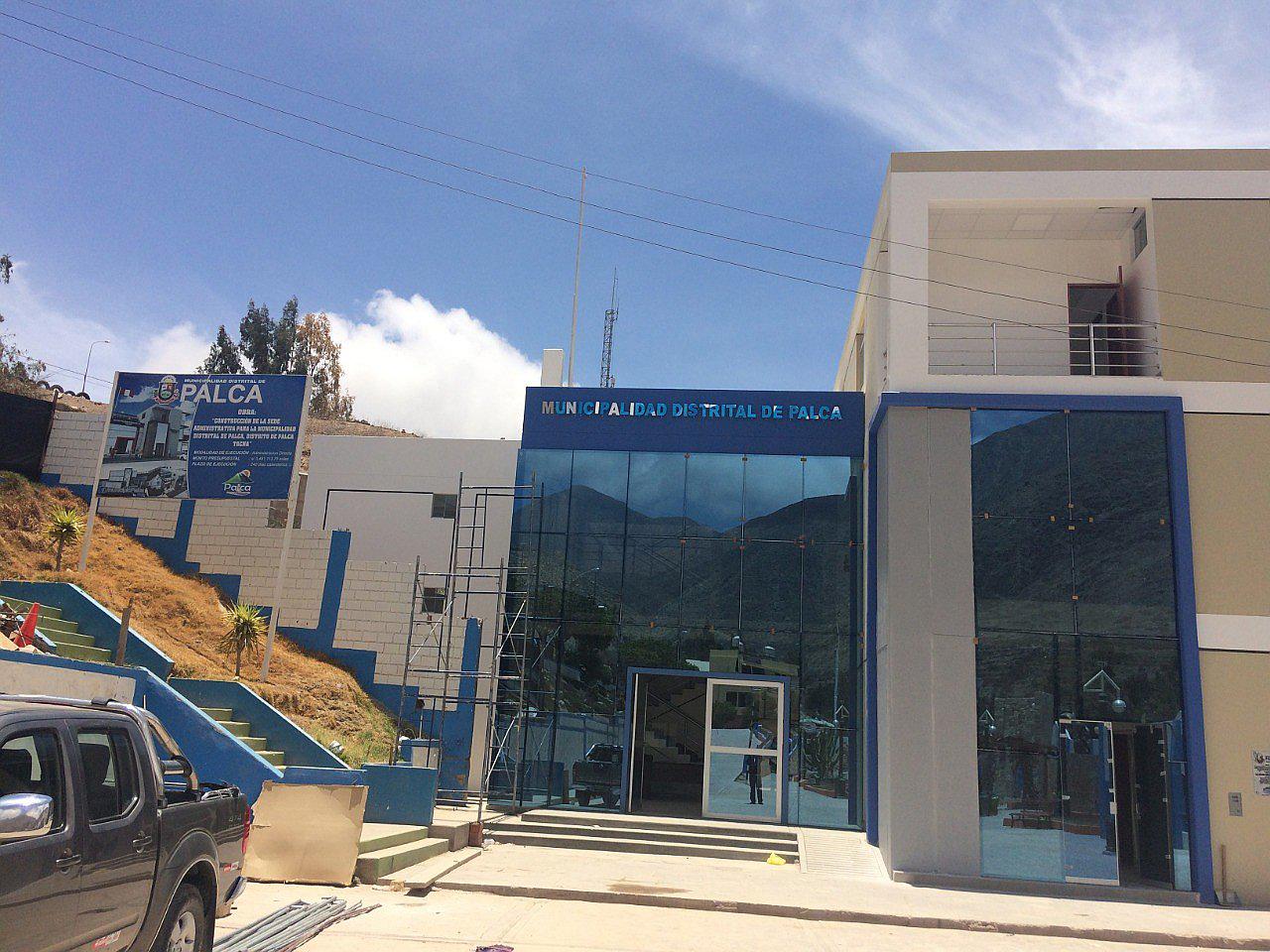 Advierten deficiencias en la obra de sede municipal