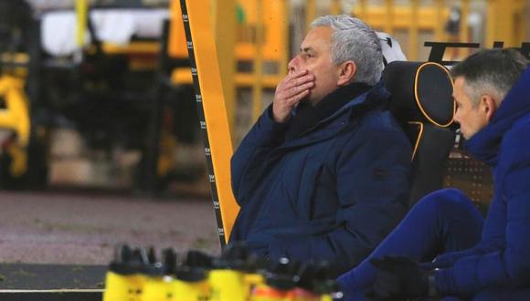 José Mourinho no descarta sanción para los indisciplinados (Foto: AP)