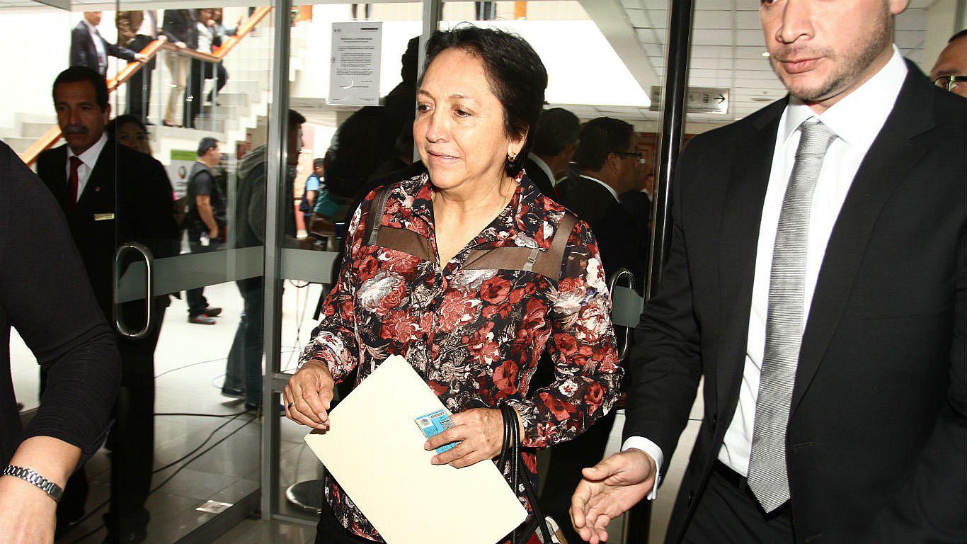 Dictan orden de comparecencia para madre de Nadine Heredia