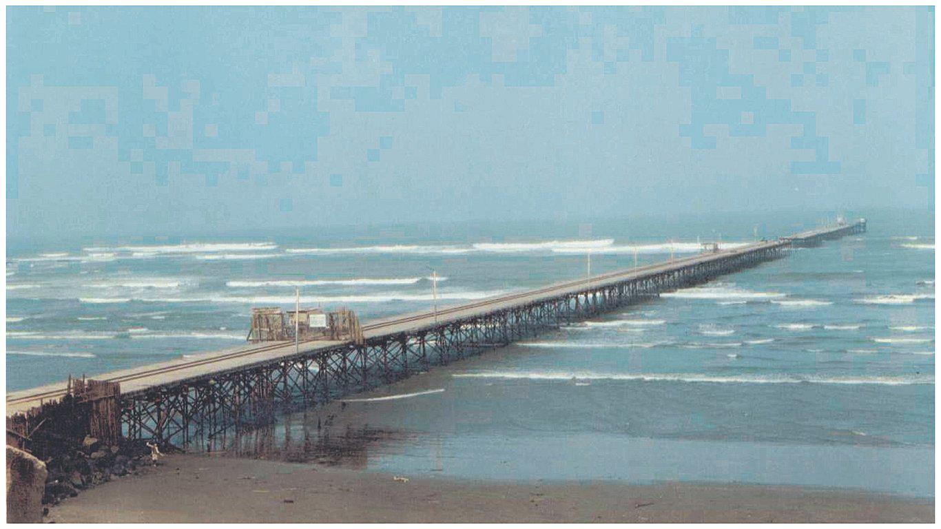 Por presencia de oleajes anómalos disponen cierre de puertos y caletas