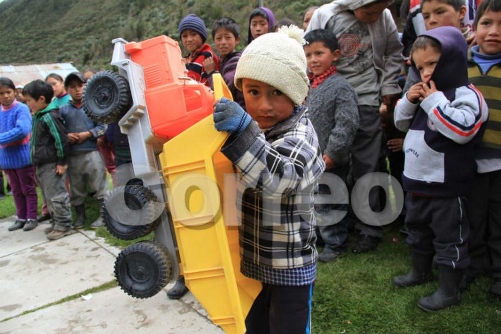 Correo hizo realidad el milagro de Navidad para los niños de Comas (FOTOS)