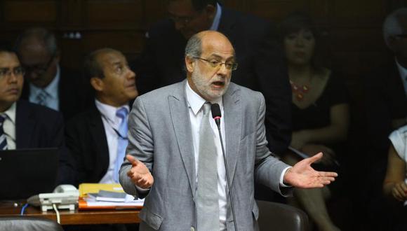 Daniel Abugattas acusa de "asquerosa demagogia" al APRA 