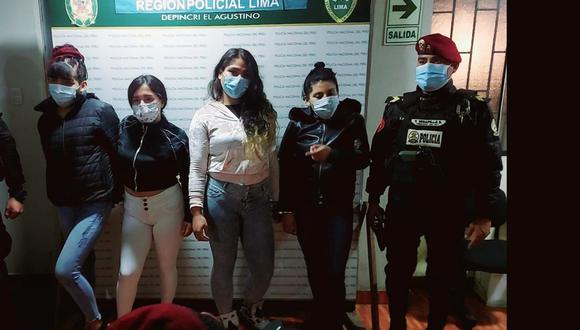 Tres mujeres y un varón, que tienen entre 18 y 22 años, integran la banda 'Las Diablas', que se dedican al robo con la modalidad del cogoteo en las inmediaciones del Puente Nuevo, en El Agustino. (Foto: PNP)