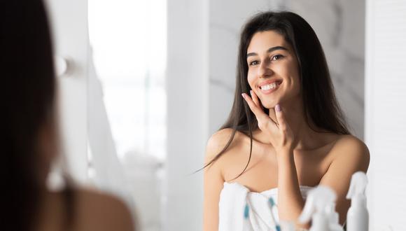 Según la médico estético, Gilda Pérez, la aparición de las arrugas tiene que ver mucho con la producción de colágeno y elastina que produzca nuestro cuerpo. (Foto: Shutterstock)