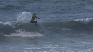 Peruano Miguel Tudela avanzó en surf en Tokio 2020 tras quedar segundo en su serie (FOTO)