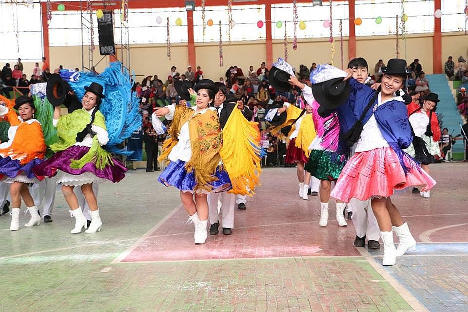 Comparsas de Ayaviri  hoy salen a competir