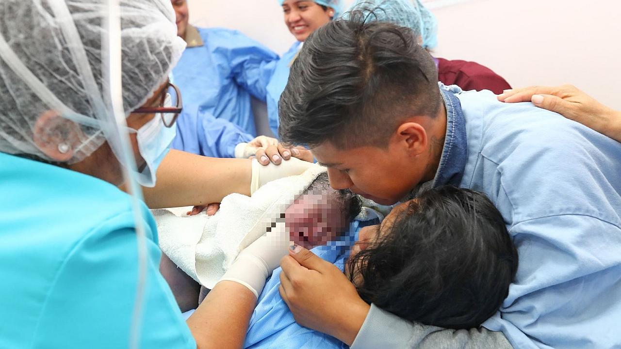Maternidad de Lima: Embarazadas pueden ser acompañadas por algún familiar durante el parto 