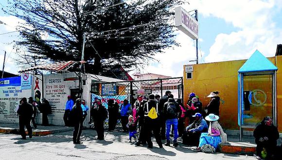 Cientos de pacientes afectados por huelga indefinida en sector Salud