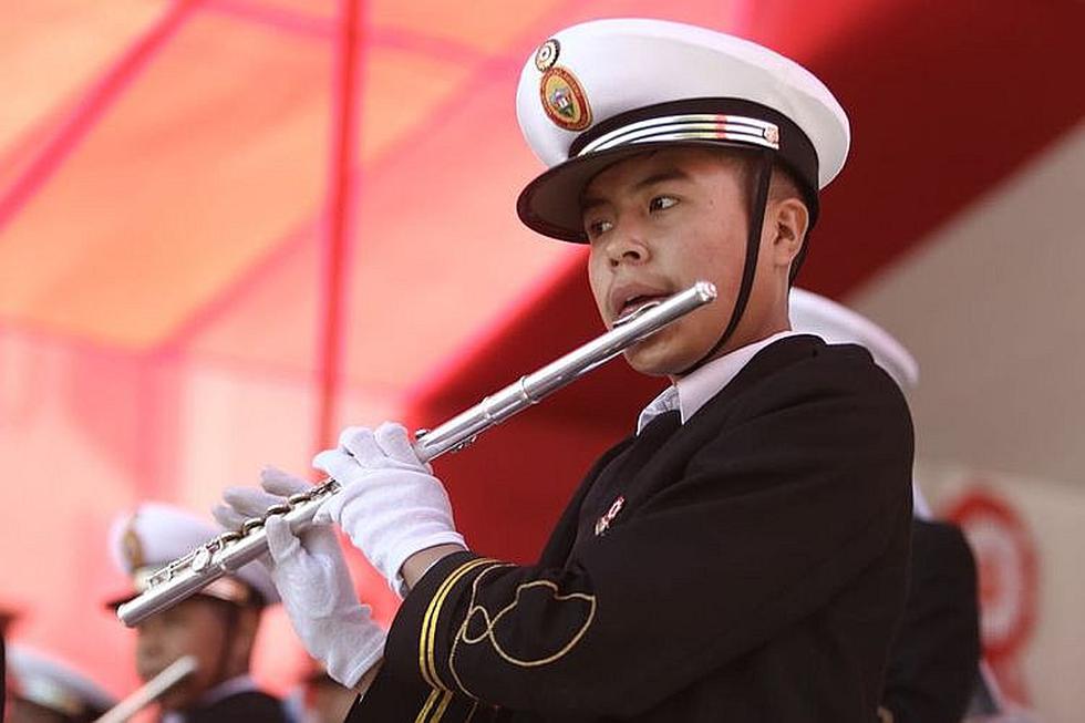 Escolares desfilan con el propósito de participar en la Parada Militar (FOTOS)