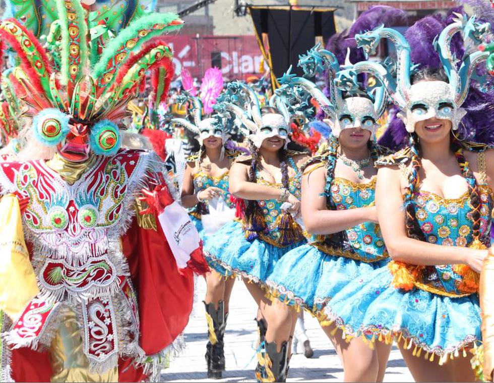 Candelaria: Vistosos trajes en parada folklórica (FOTOS)