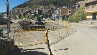 Municipio de Huancavelica suelda rejas para evitar caída en obra paralizada