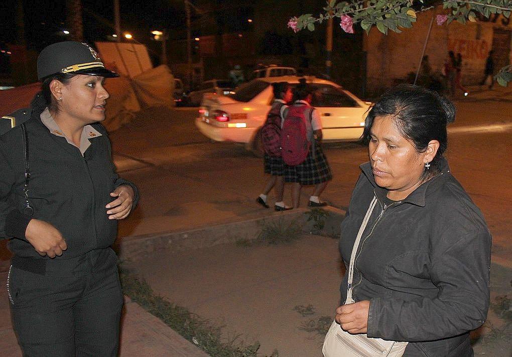 Tía abusiva flagela niño por no tomar sopa de calabaza