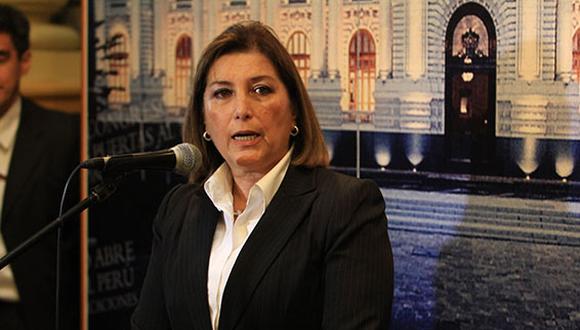 Ministra Rivas: embanderar el país "no contribuye a mantener la calma"