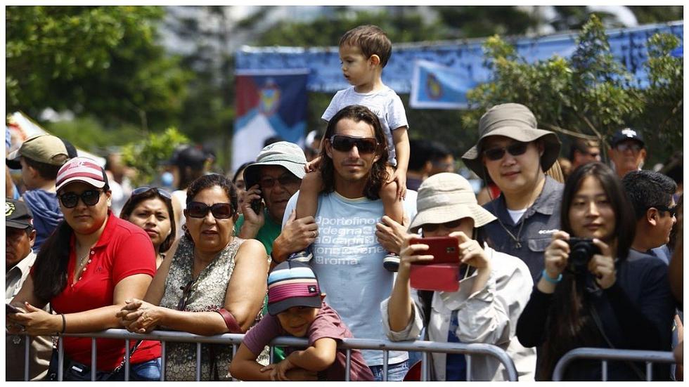 Fuerza Aérea muestra poderosas aeronaves en la Costa Verde (VIDEO)