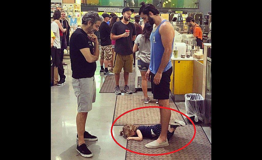 Facebook: hija de actor hizo berrinche en público y él da una gran lección (FOTO)