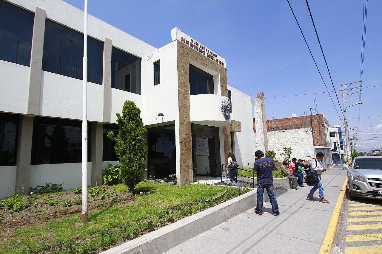 Municipalidad de Mariano Melgar aumenta salarios a 10 gerentes