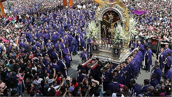 Señor de los Milagros: el significado del hábito morado y la historia detrás del traje 