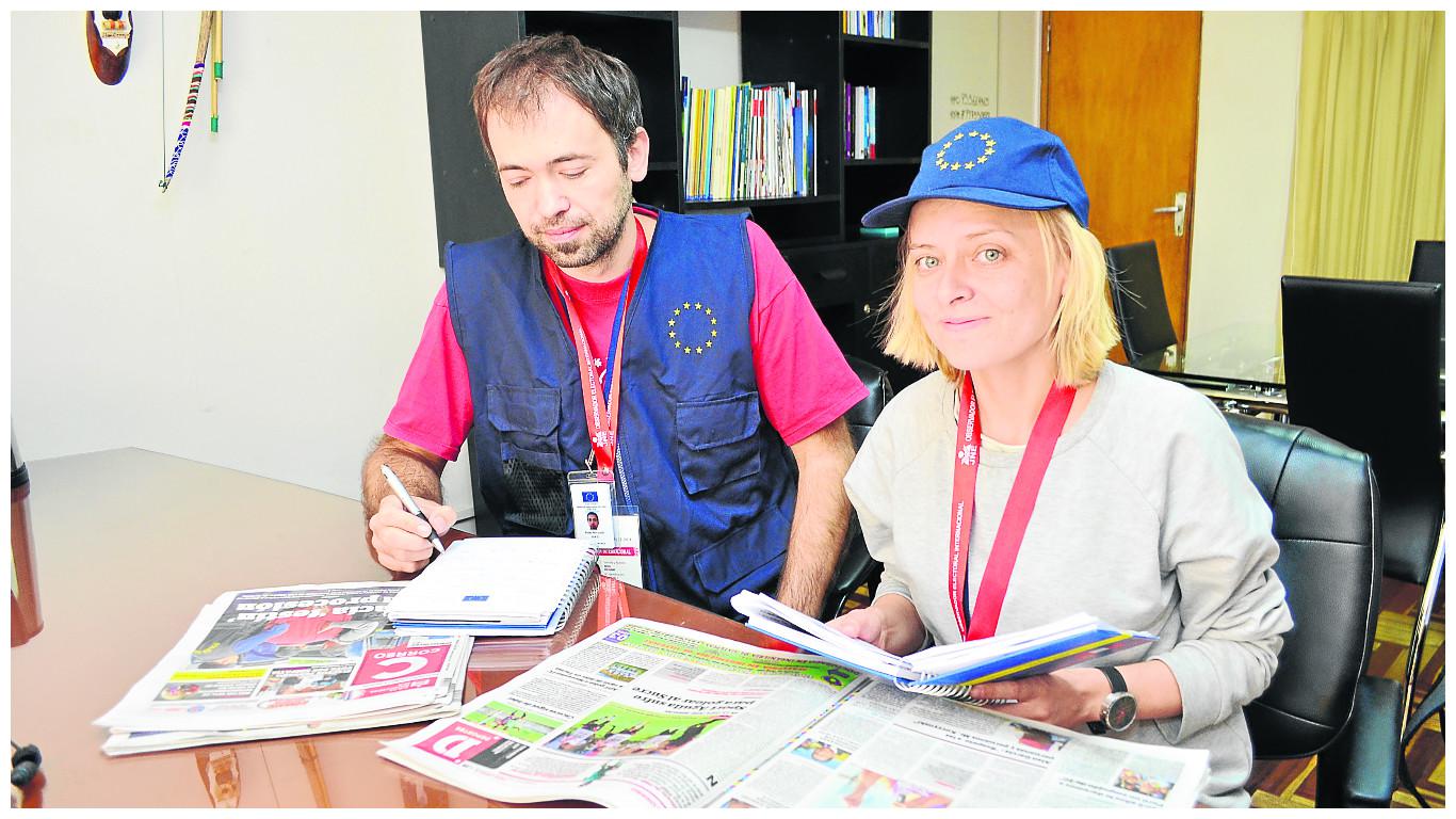 Miembros de Unión Europea recopilan información sobre proceso electoral 