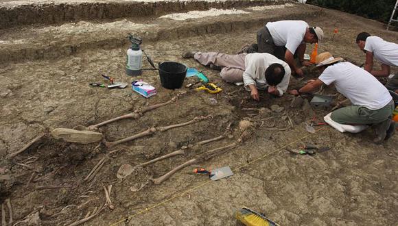 Antropólogos de Perú dan "sepultura digna" a víctimas de la dictadura somalí